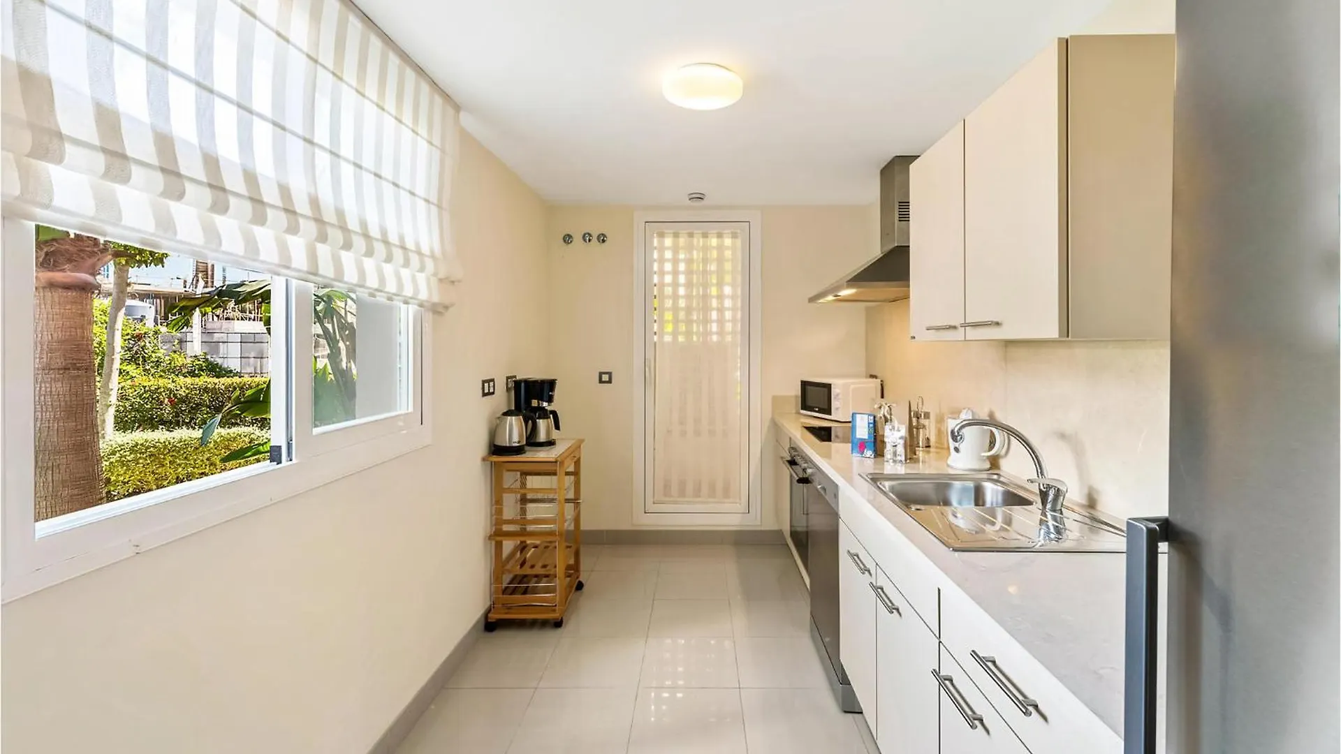 Beautiful Home In Estepona With Wifi